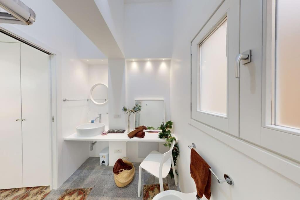 Apartment Nearby Historic Center - 2 Private Bathrooms Cagliari Esterno foto