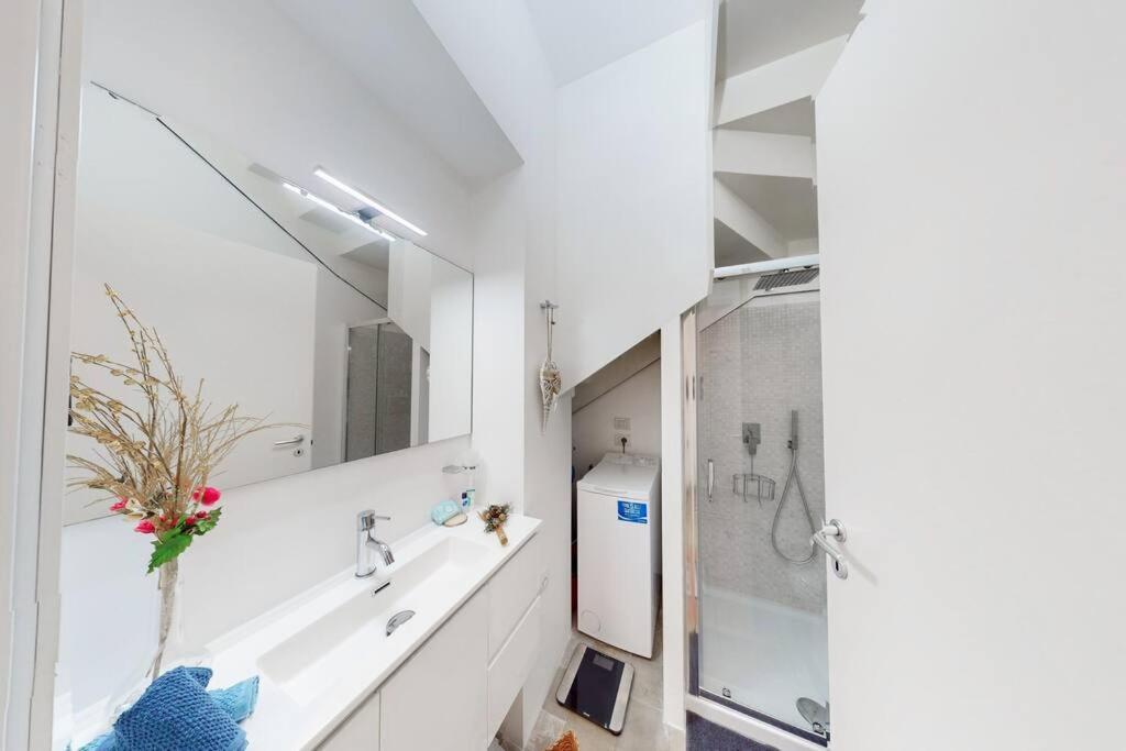 Apartment Nearby Historic Center - 2 Private Bathrooms Cagliari Esterno foto