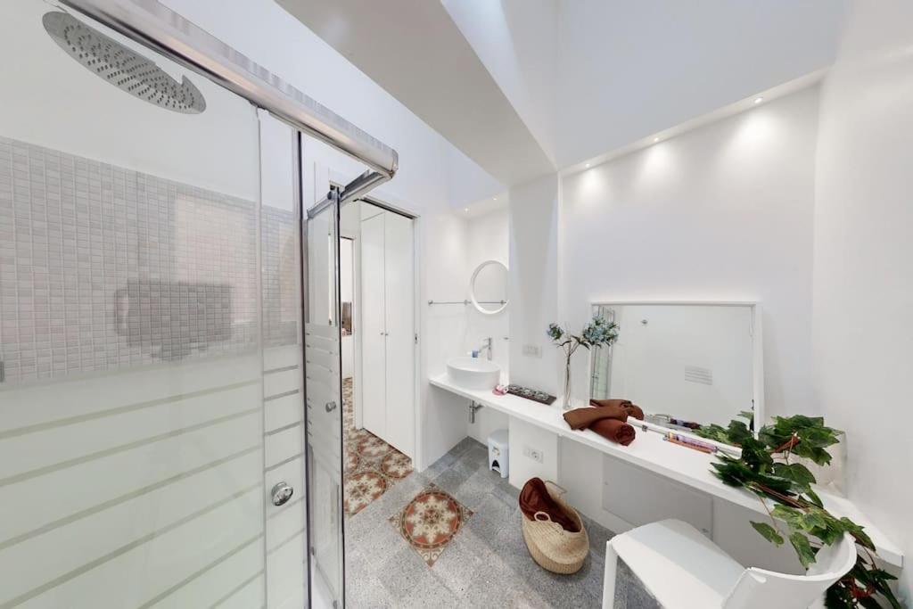 Apartment Nearby Historic Center - 2 Private Bathrooms Cagliari Esterno foto